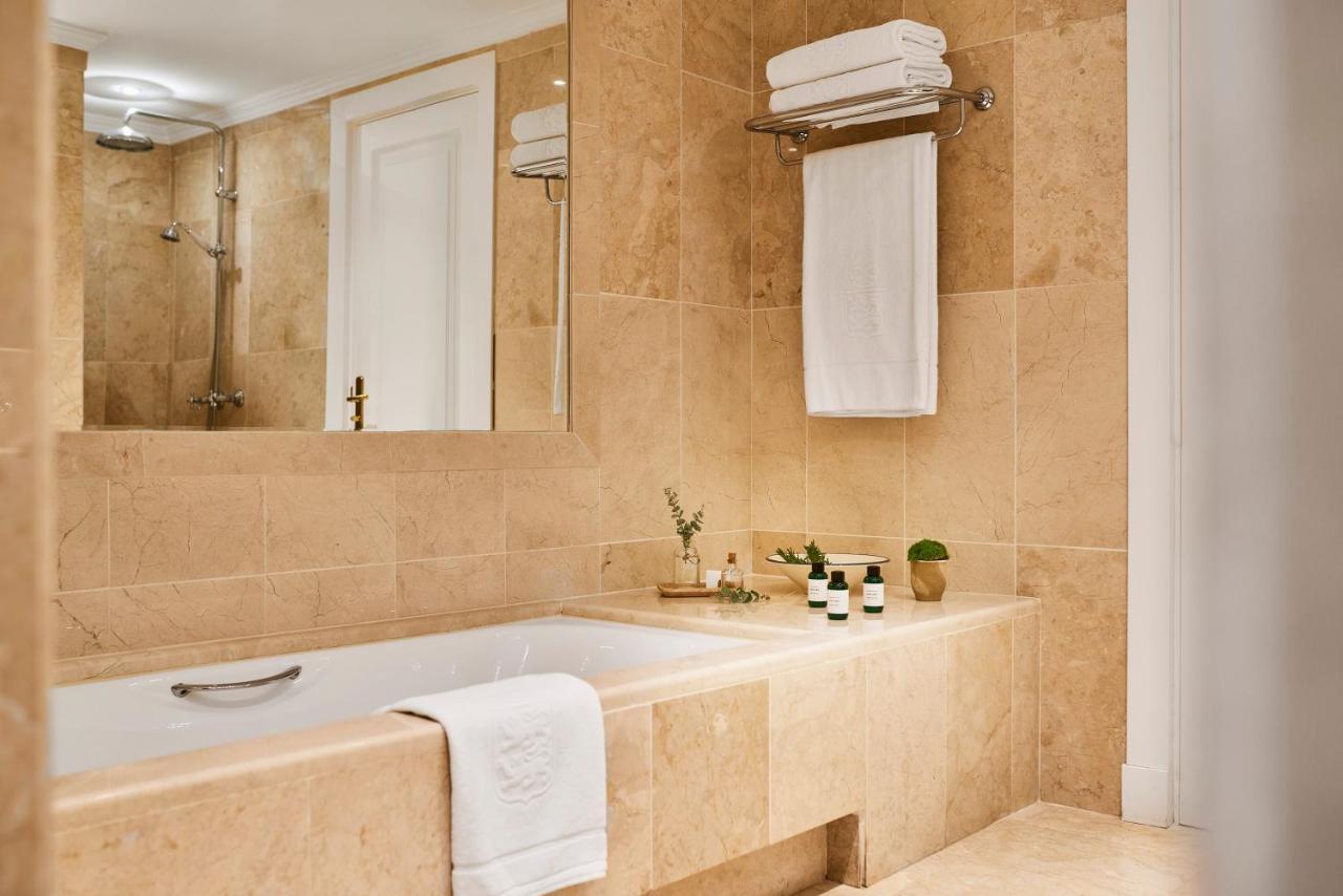 Superior Suite,1244973502:JPEG